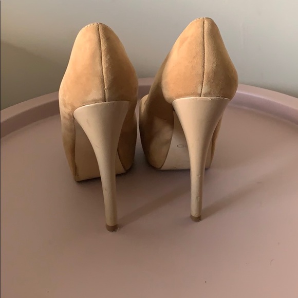 Tan peep toe heels - Picture 2 of 3
